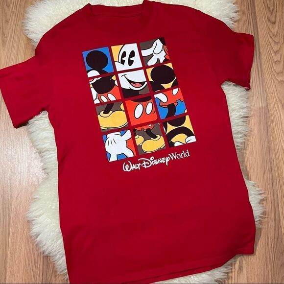 Disney Red Mickey Mouse Puzzle T-shirt M - Picture 1 of 4